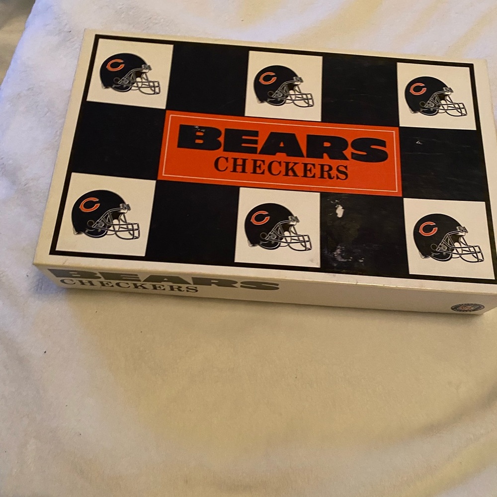 Vintage: Green Bay Packers & Bears Checkers Game - Black and White